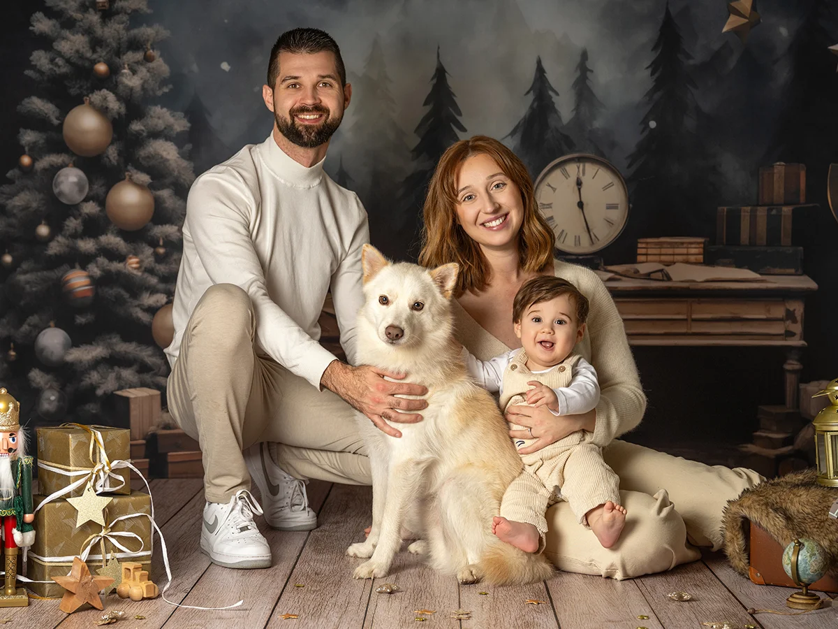 mini-seance de noel à seingbouse famille chien bébé tenues beiges